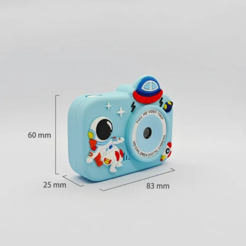 Dimension chart of the Qisora Y8 astronaut kids camera showing its size: 83 mm length, 25 mm width, 60 mm height.