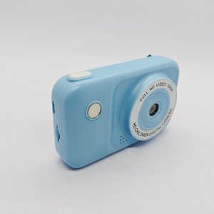 Front view of Y2 kids digital camera with classic design in blue for B2B distributors.