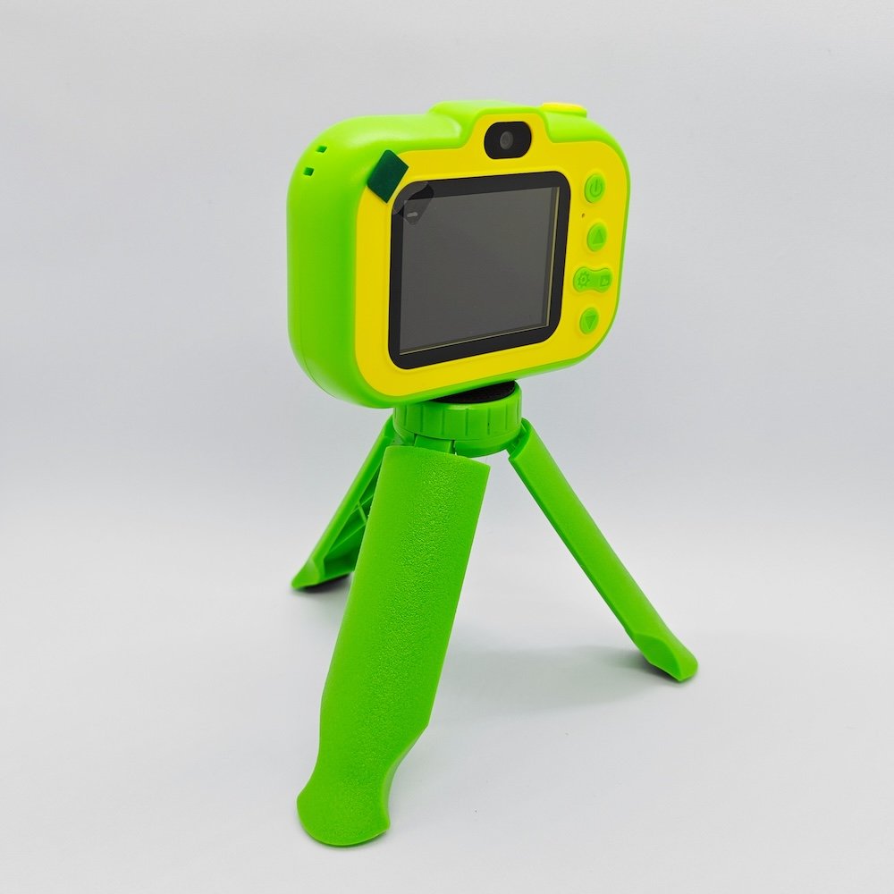 Rear view of Y6 HD dual selfie camera for kids with intuitive buttons and shockproof green painted shell.