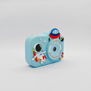 Y8 classic children's digital camera featuring a 3D astronaut and spaceship soft silicone sleeve in blue for gift distributors.