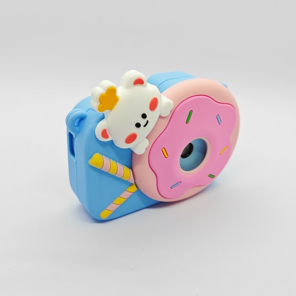 Y8 children's digital camera with a blue silicone case, featuring a pink doughnut design on it for gift distributors.