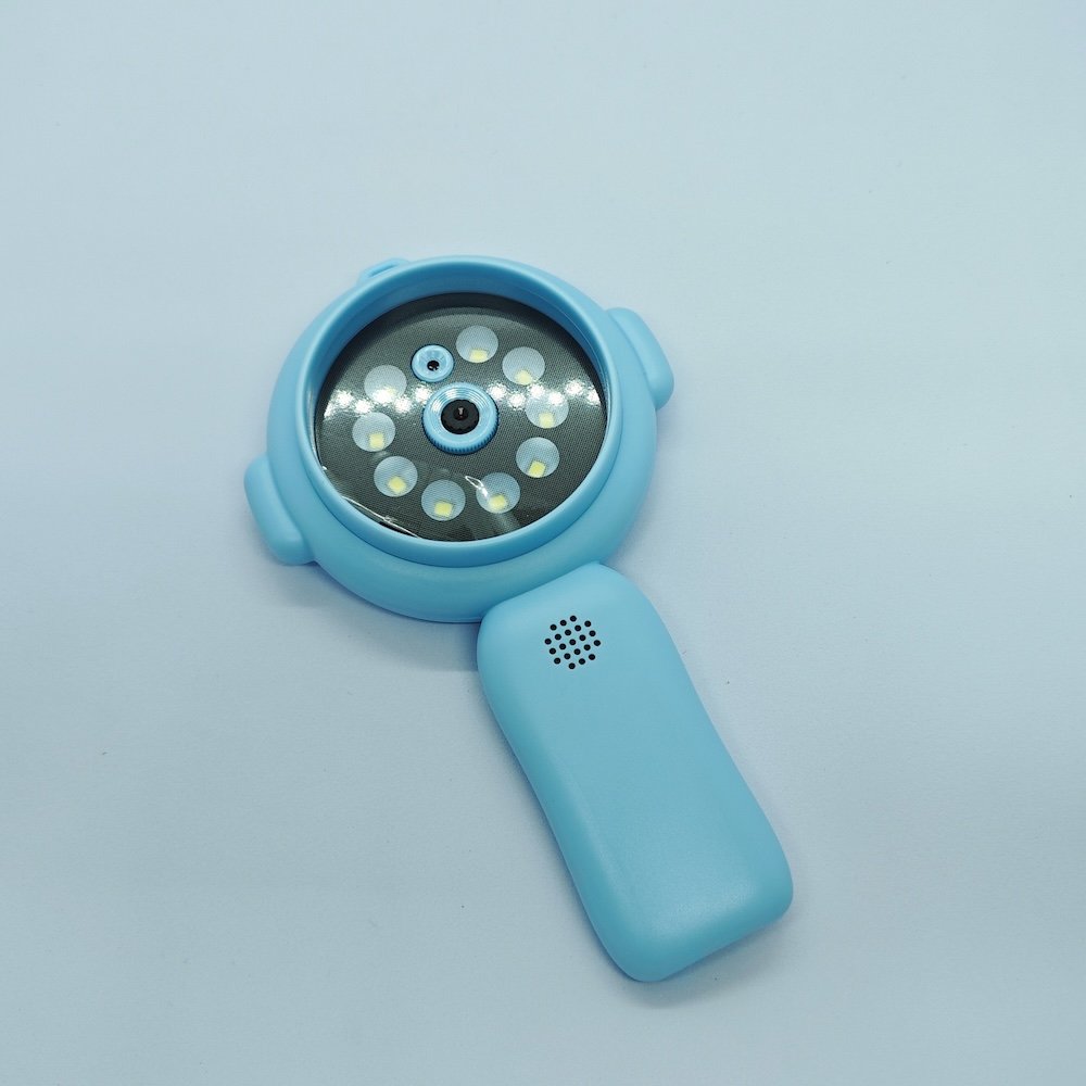 Close-up Y11 blue handheld microscope lens with integrated LED fill lights and speakers for kids toy wholesalers.