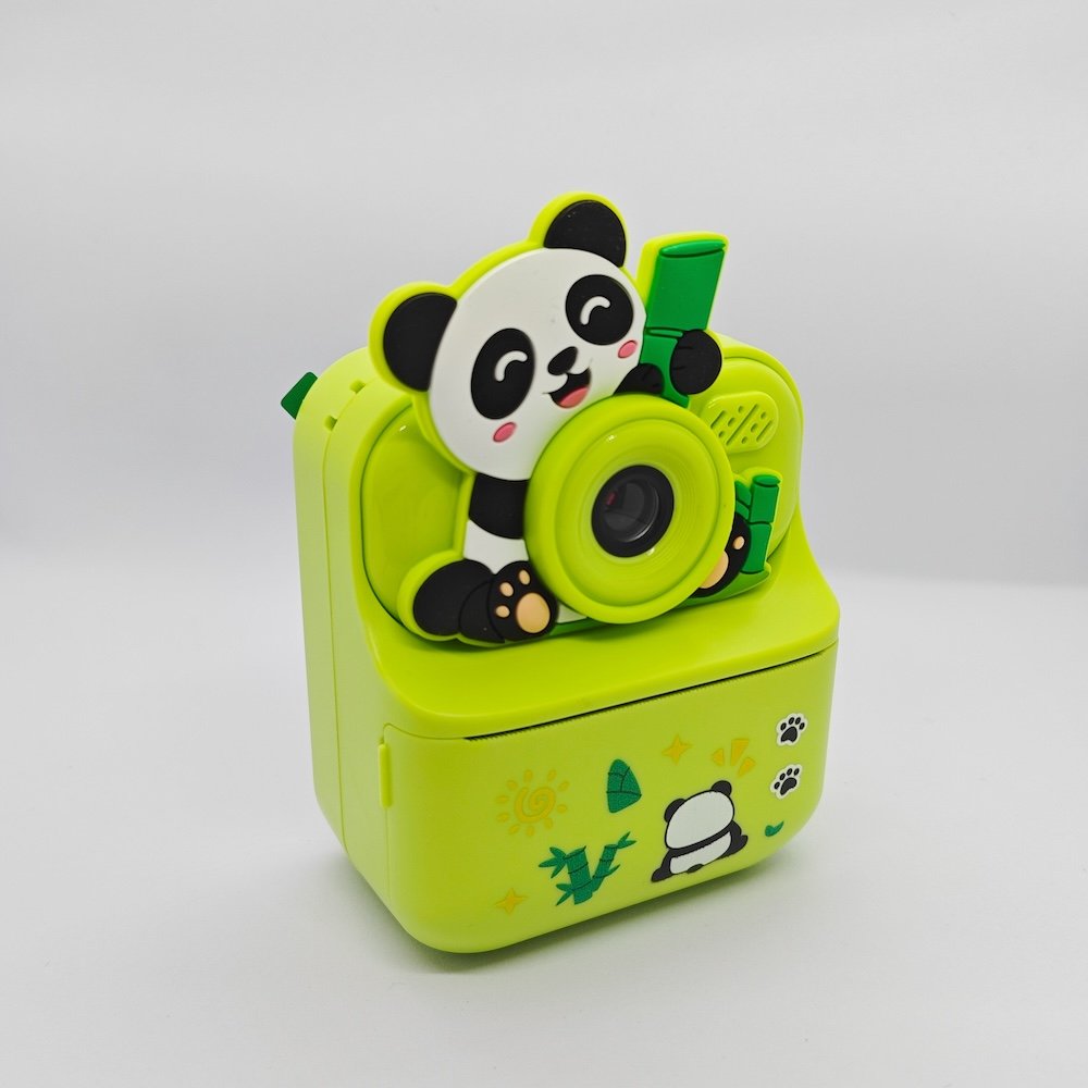 Y900 kids print camera bamboo panda green front angle Wholesale Y900 panda-themed kids instant print camera with green Panda silicone cover for toy importers.
